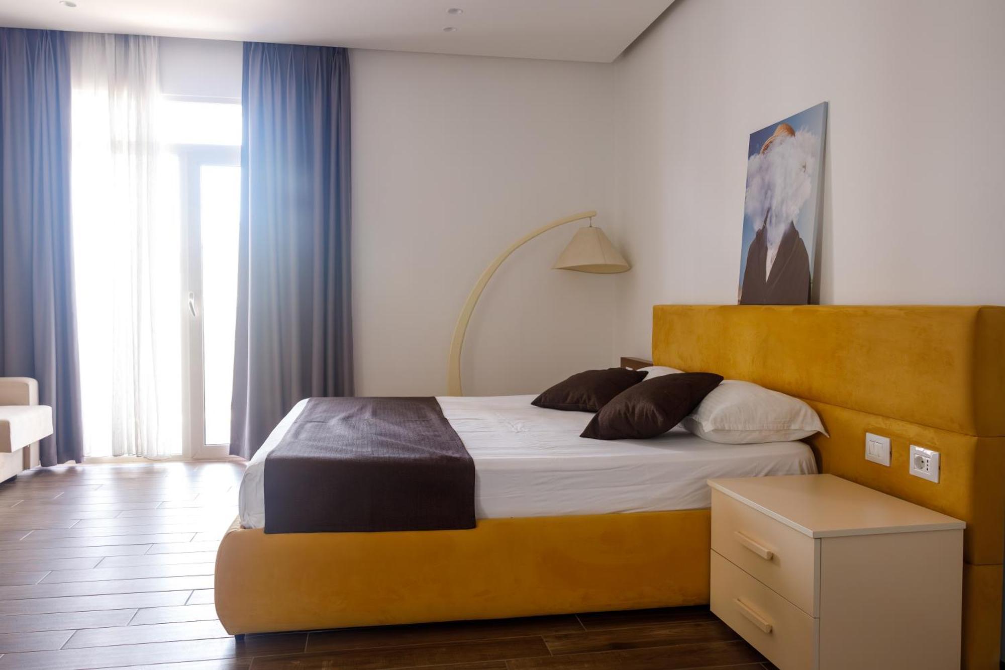 Amh Hotel Durrës 외부 사진