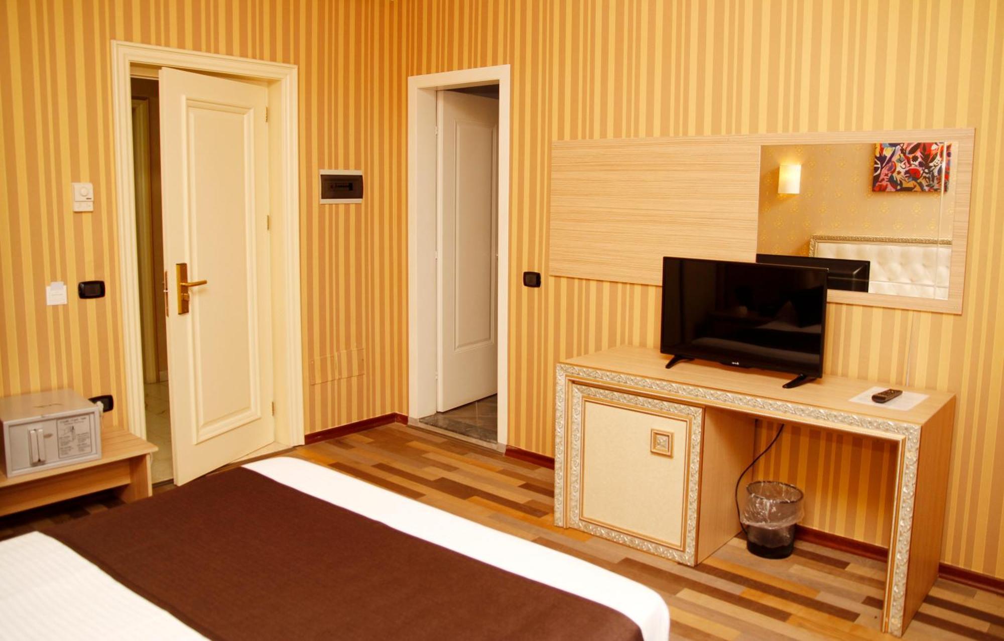 Amh Hotel Durrës 외부 사진