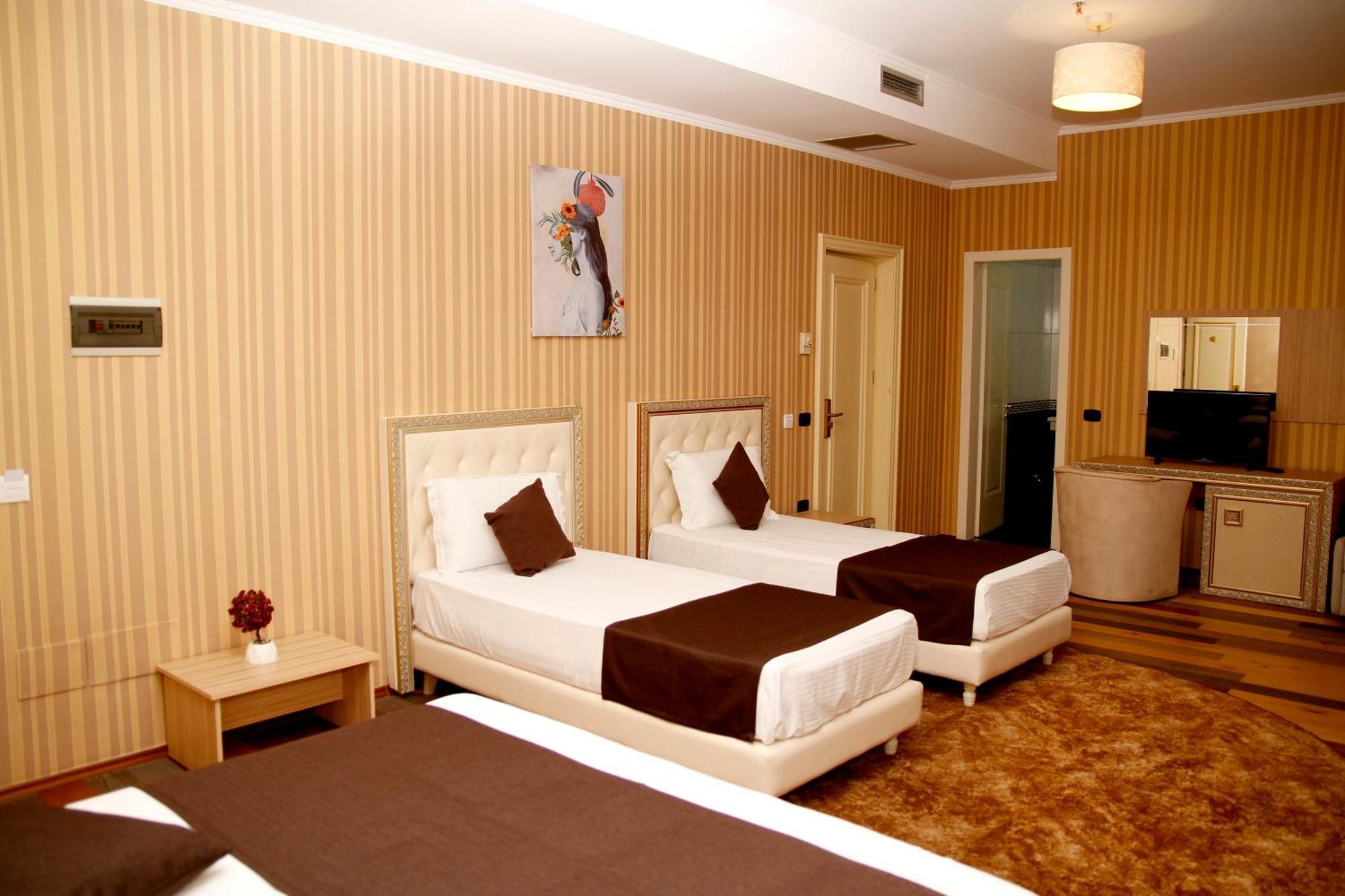 Amh Hotel Durrës 외부 사진