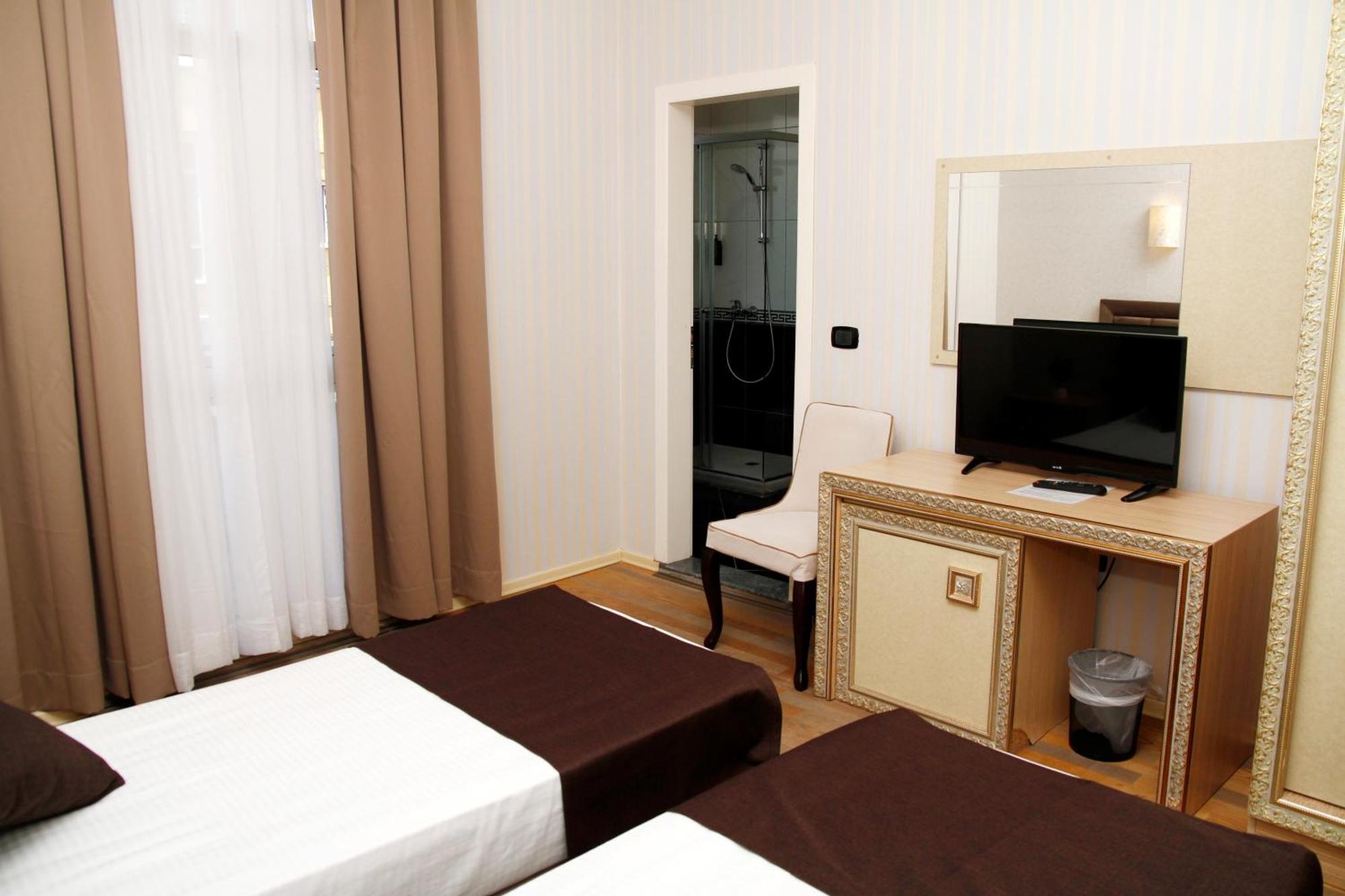 Amh Hotel Durrës 외부 사진