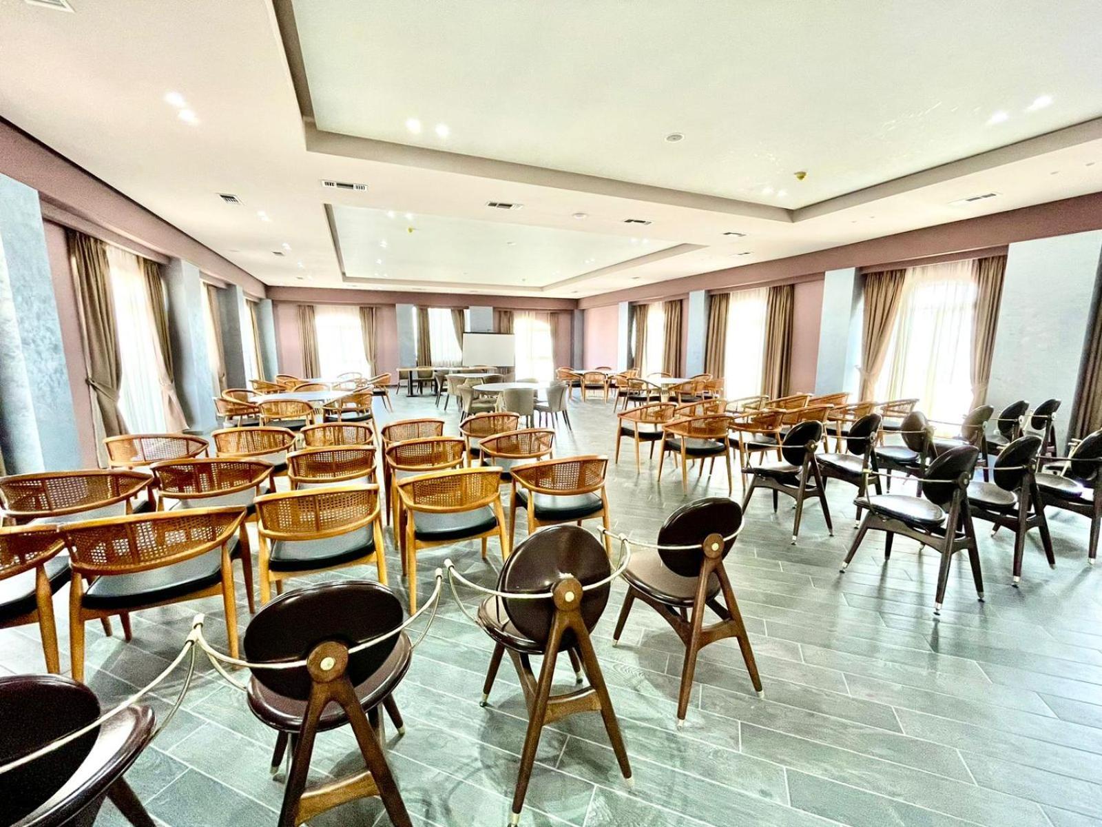 Amh Hotel Durrës 외부 사진