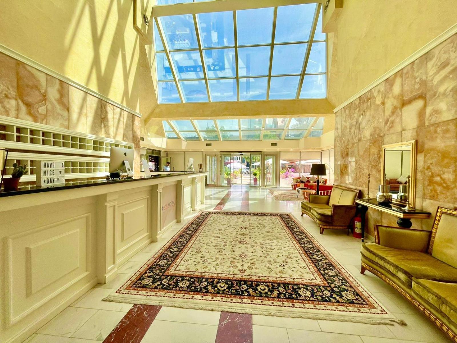 Amh Hotel Durrës 외부 사진