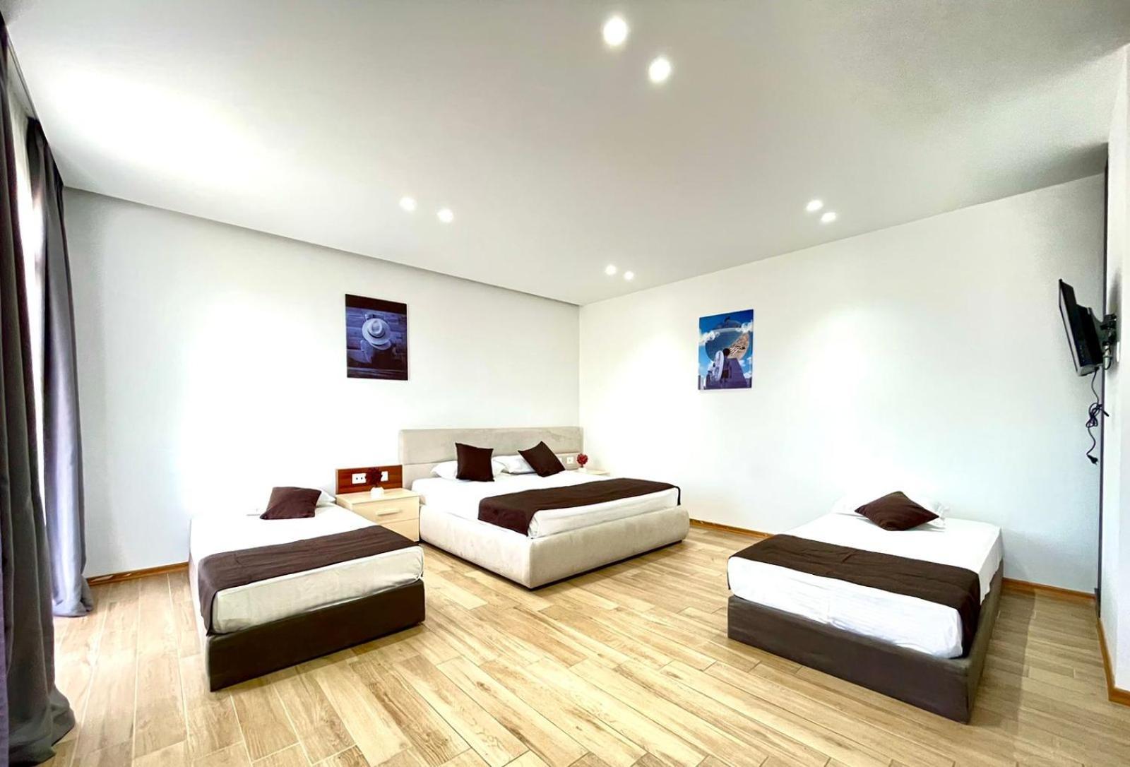 Amh Hotel Durrës 외부 사진